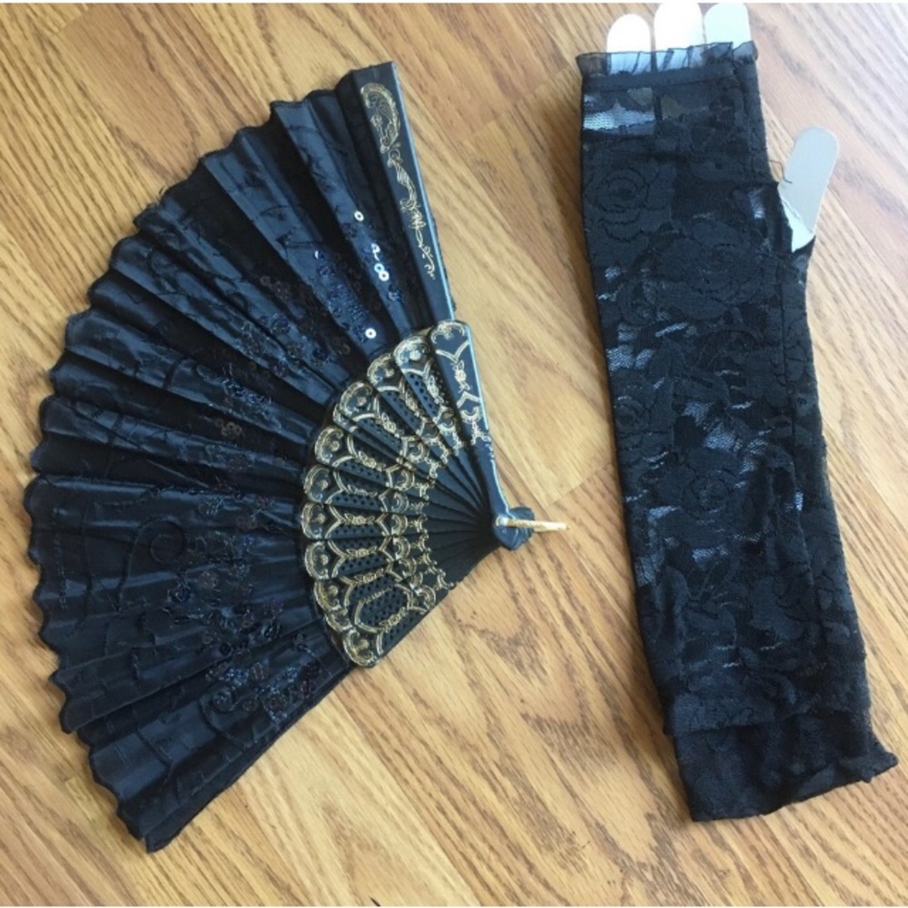 Lace fan & lace gloves